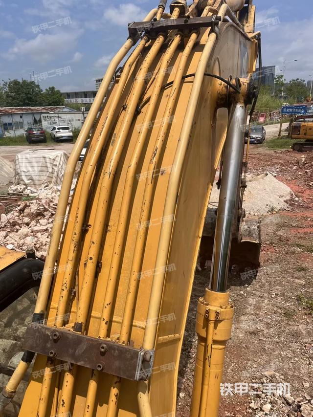 大臂背部俯视(工作和回转装置) 大臂背部俯视(工作和回转装置)