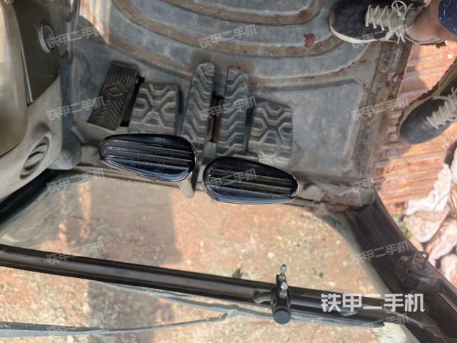 右侧玻璃角标(驾驶室部分) 右侧玻璃角标(驾驶室部分)