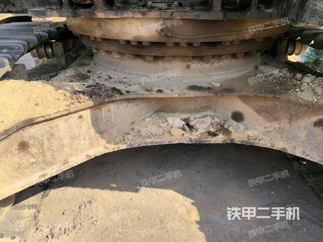 大臂根部?斜視(工作和回轉(zhuǎn)裝置) 大臂根部?斜視(工作和回轉(zhuǎn)裝置)