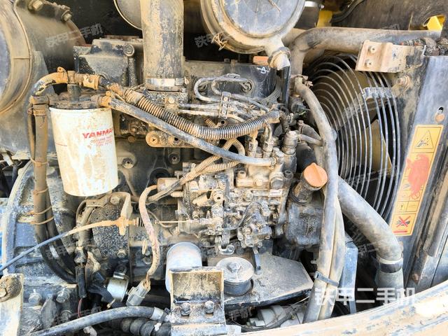 发动机整体俯视(整机外观) 发动机整体俯视(整机外观)