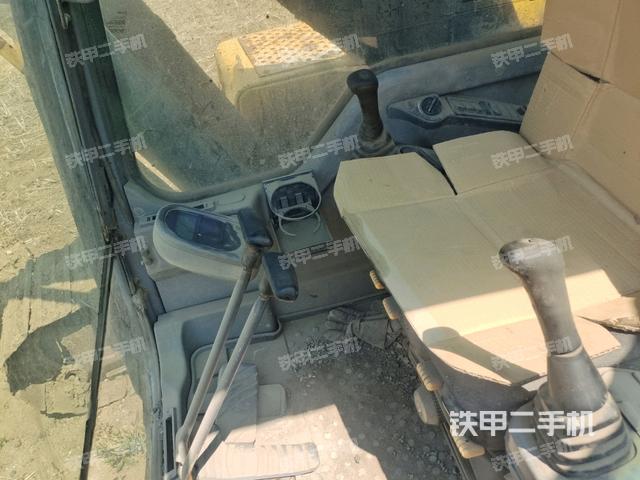 后窗玻璃角标(驾驶室部分) 后窗玻璃角标(驾驶室部分)