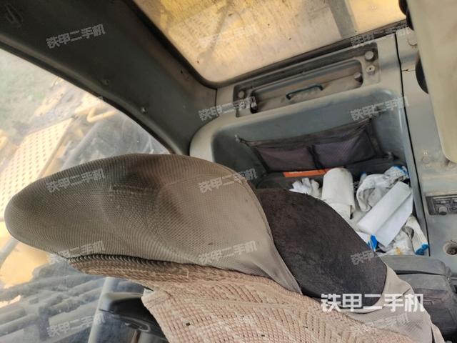 左后方玻璃角標(biāo)(駕駛室部分) 左后方玻璃角標(biāo)(駕駛室部分)