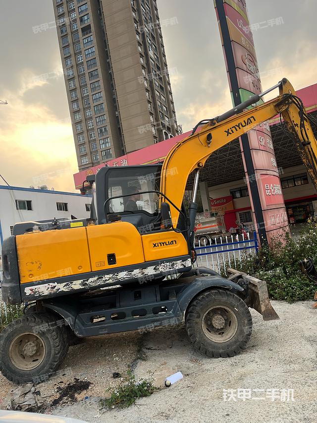 單側履帶整體(整機外觀) 單側履帶整體(整機外觀)