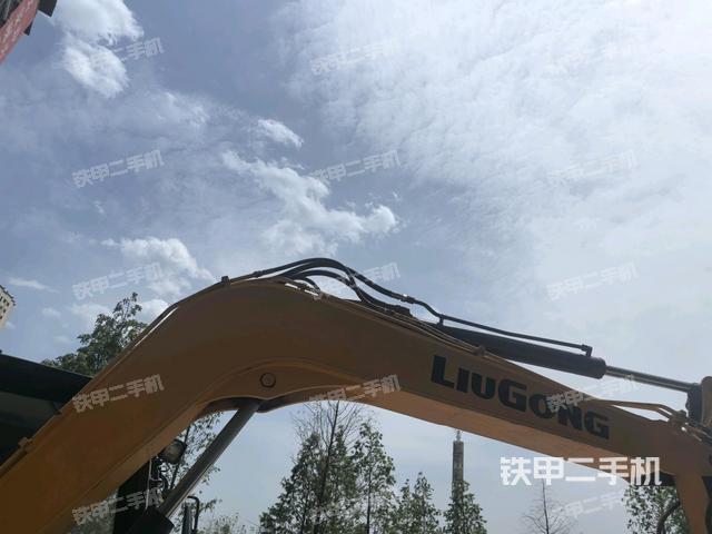 大臂整体 右侧（工作和回转装置）