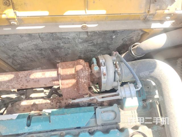 气门室盖螺丝特写(上车部件) 气门室盖螺丝特写(上车部件)