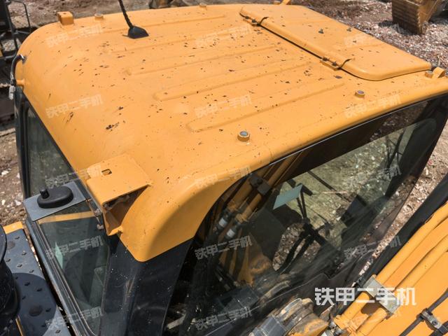 駕駛室頂部(整機外觀) 駕駛室頂部(整機外觀)