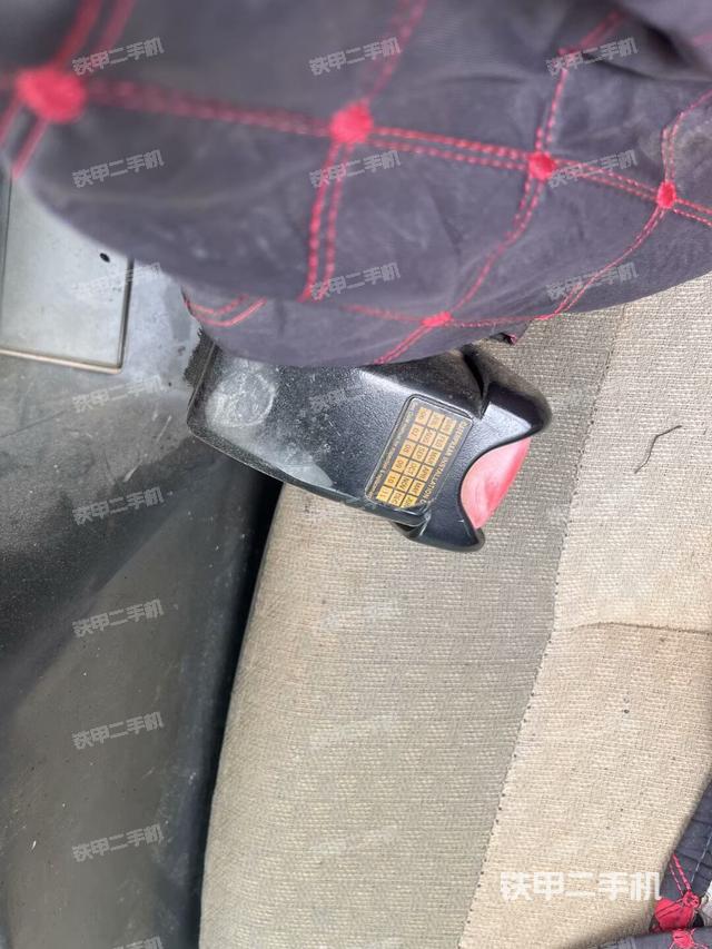 座椅后部(驾驶室部分) 座椅后部(驾驶室部分)