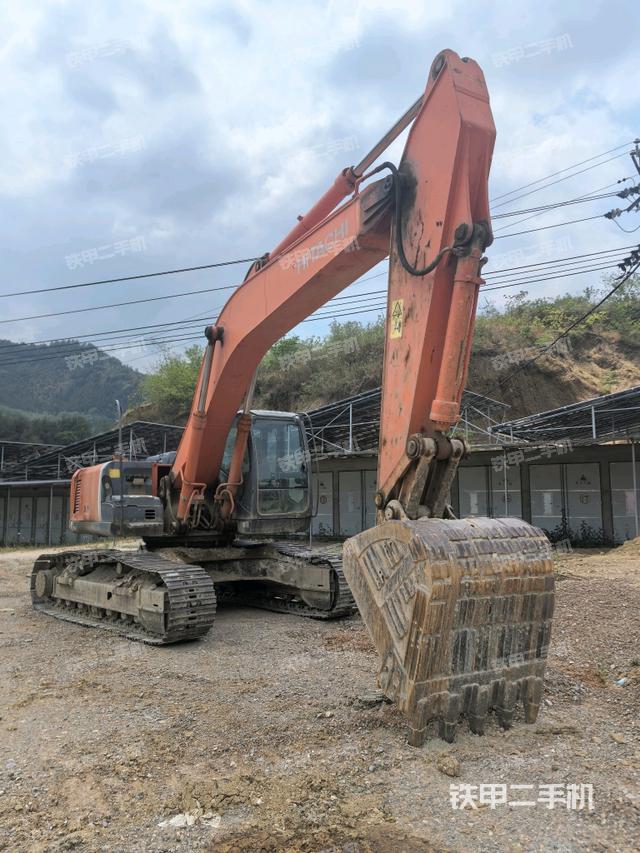 右前45(整機(jī)外觀) 右前45(整機(jī)外觀)