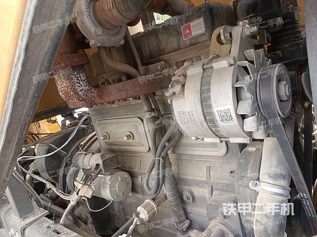 发动机左侧（整机外观及大件）