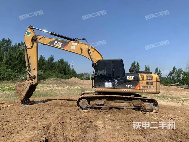 卡特彼勒323D2L挖掘機(jī)