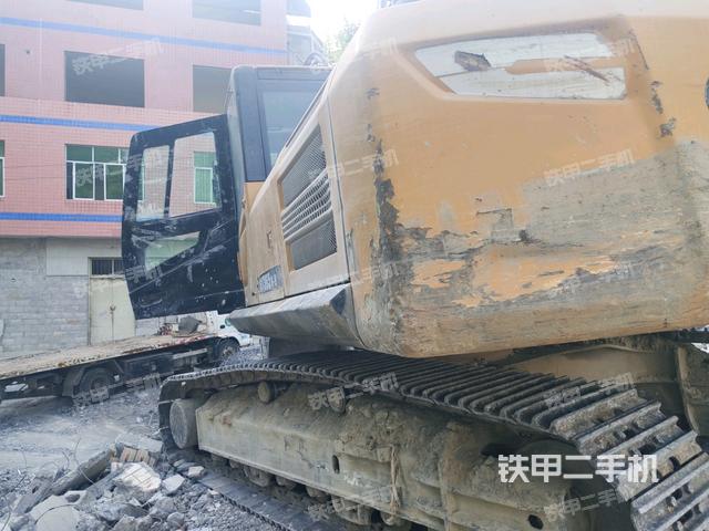 三一重工SY305H挖掘机的设备实拍-第3张实拍照片