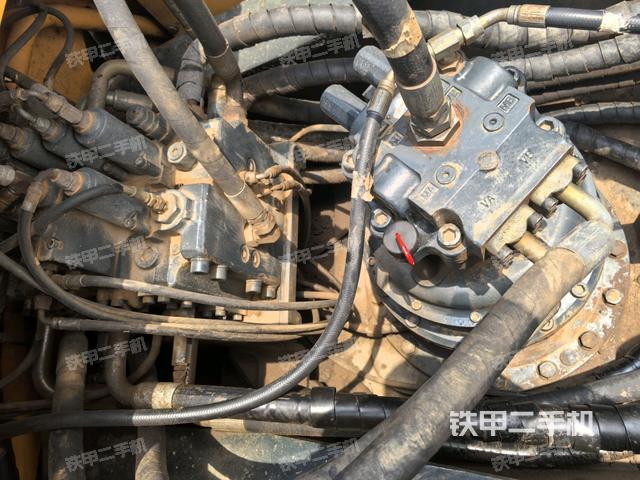 回轉(zhuǎn)馬達(dá)和主控閥（整機(jī)外觀）