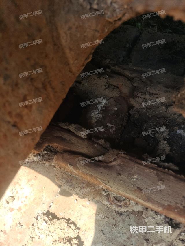 右导向轮(行走机构) 右导向轮(行走机构)