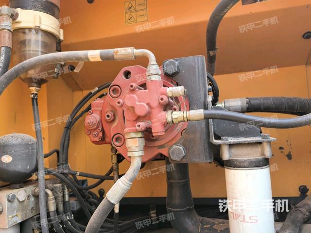 液壓泵艙室正面整體（整機(jī)外觀）