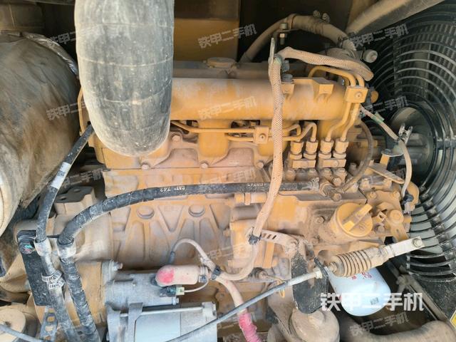 发动机整体俯视(整机外观) 发动机整体俯视(整机外观)