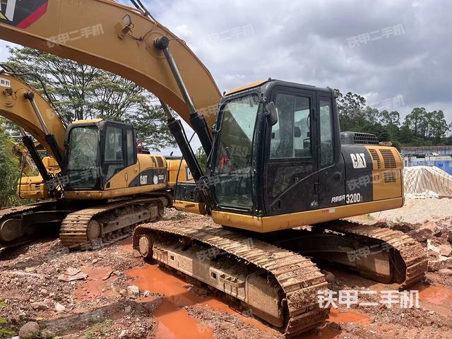 卡特彼勒320D2液壓挖掘機