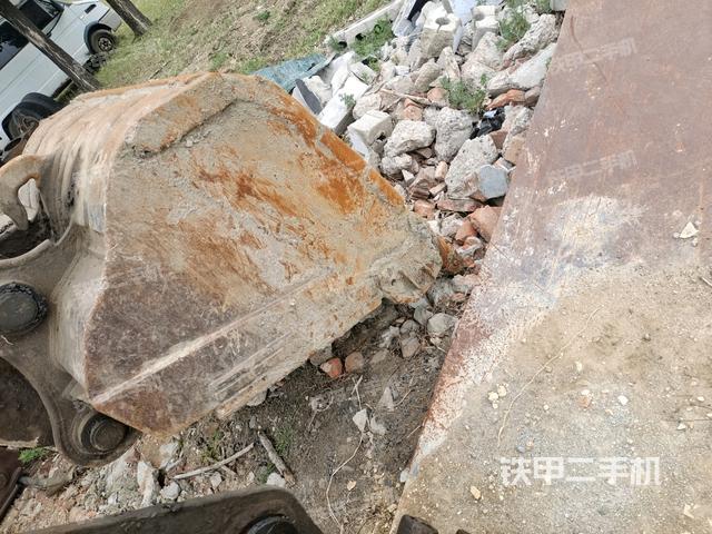 小臂整體左后(工作和回轉(zhuǎn)裝置) 小臂整體左后(工作和回轉(zhuǎn)裝置)