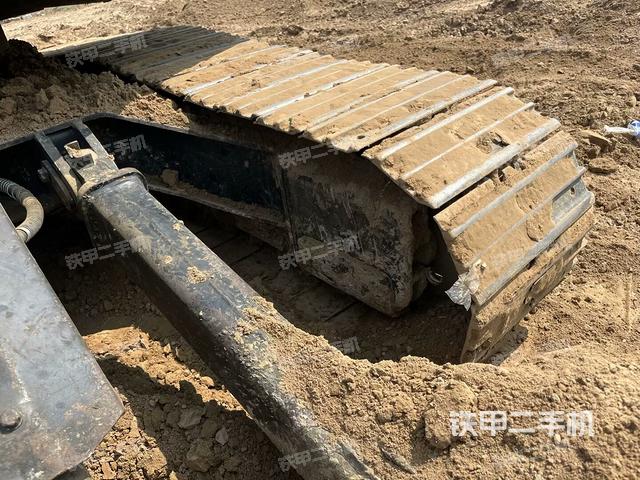 單側履帶整體(整機外觀) 單側履帶整體(整機外觀)