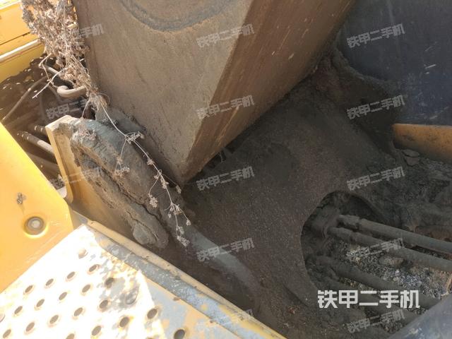 铲斗45度(工作和回转装置) 铲斗45度(工作和回转装置)