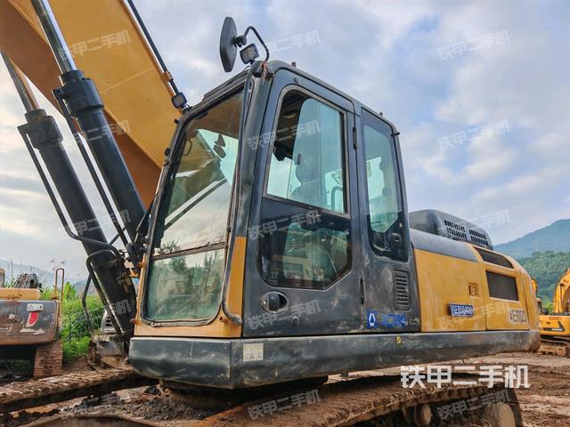 徐工XE370D挖掘機(jī)