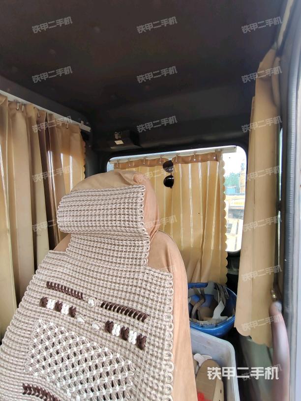 后窗玻璃角標(biāo)（駕駛室部分）