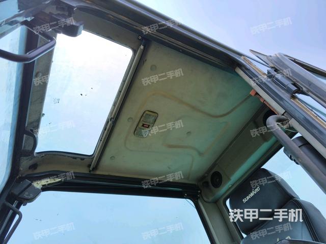 鏟斗右后整體(工作和回轉(zhuǎn)裝置) 鏟斗右后整體(工作和回轉(zhuǎn)裝置)