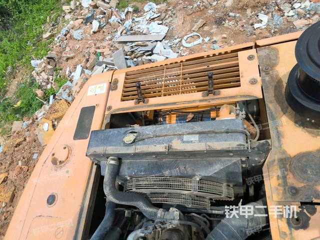 駕駛室頂部俯視(上車(chē)部件) 駕駛室頂部俯視(上車(chē)部件)