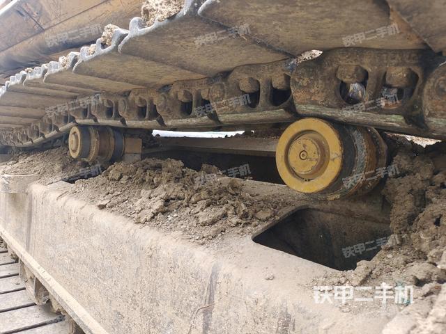 右側(cè)行走馬達(dá)蓋板(行走機(jī)構(gòu)) 右側(cè)行走馬達(dá)蓋板(行走機(jī)構(gòu))
