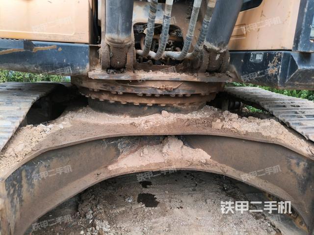 轉(zhuǎn)盤和下車架正前(工作和回轉(zhuǎn)裝置) 轉(zhuǎn)盤和下車架正前(工作和回轉(zhuǎn)裝置)