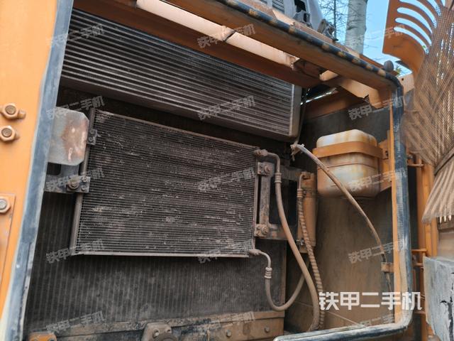 散熱器正面(大件艙室) 散熱器正面(大件艙室)
