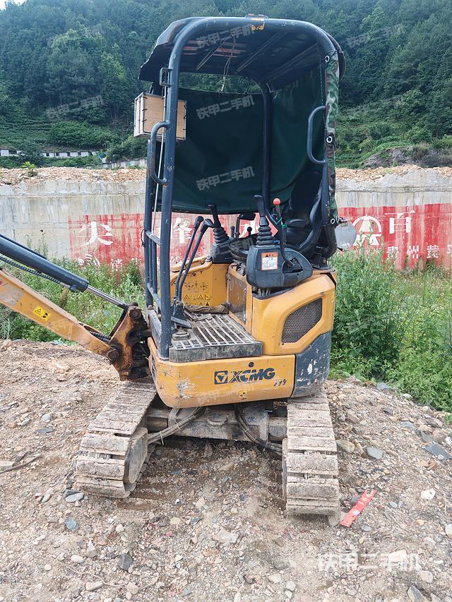 驾驶室顶部（整机外观）