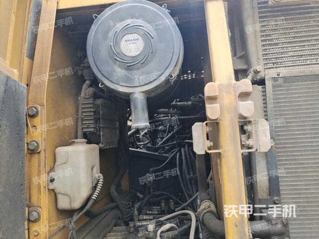 液壓泵室(大件艙室) 液壓泵室(大件艙室)