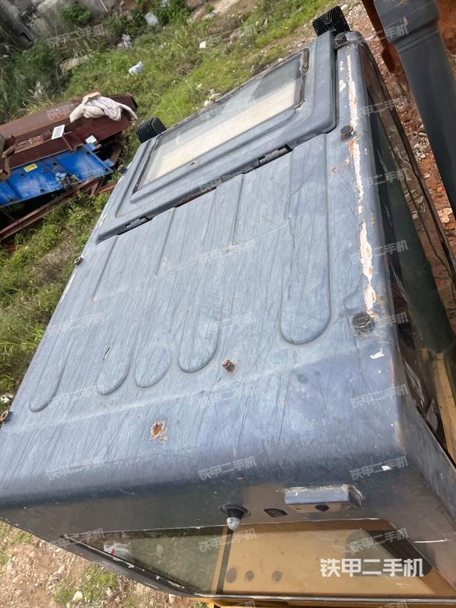 中央回轉(zhuǎn)接頭特寫（上車部件）