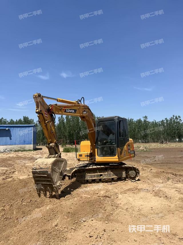 駕駛室整體(整機外觀) 駕駛室整體(整機外觀)