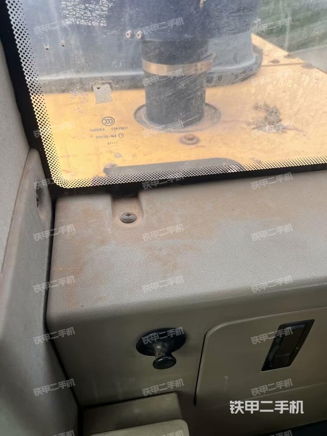 駕駛室左前45度（駕駛室部分）