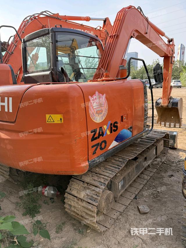 整機(jī)右后45°(整機(jī)外觀) 整機(jī)右后45°(整機(jī)外觀)