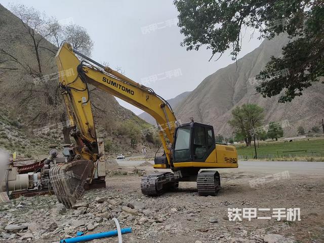住友SH210-5挖掘機(jī)