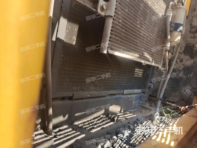 散热器正面(大件舱室) 散热器正面(大件舱室)