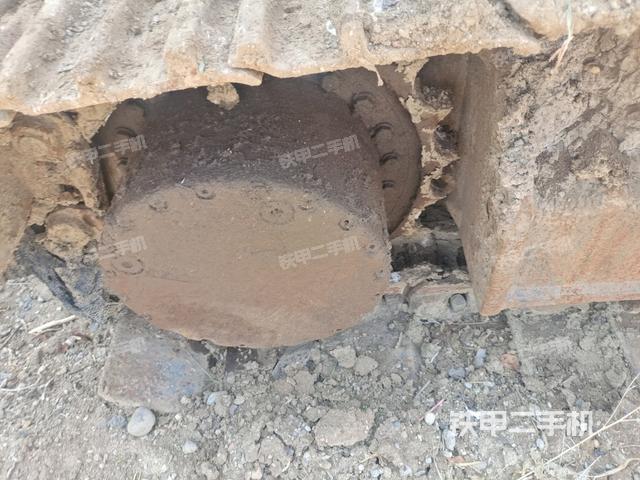 左导向轮(行走机构) 左导向轮(行走机构)