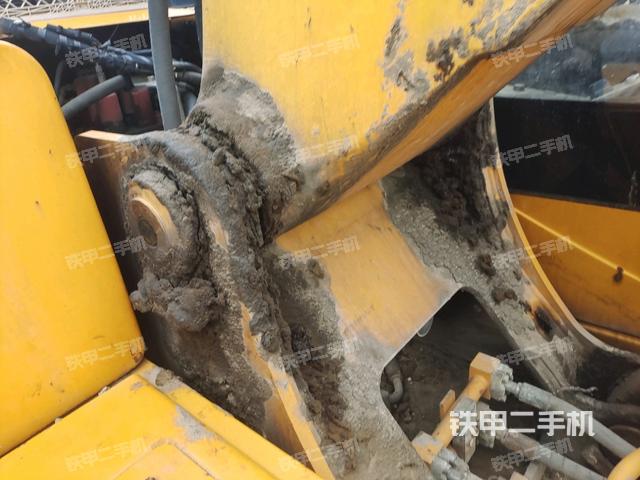 大臂背部俯視(工作和回轉(zhuǎn)裝置) 大臂背部俯視(工作和回轉(zhuǎn)裝置)