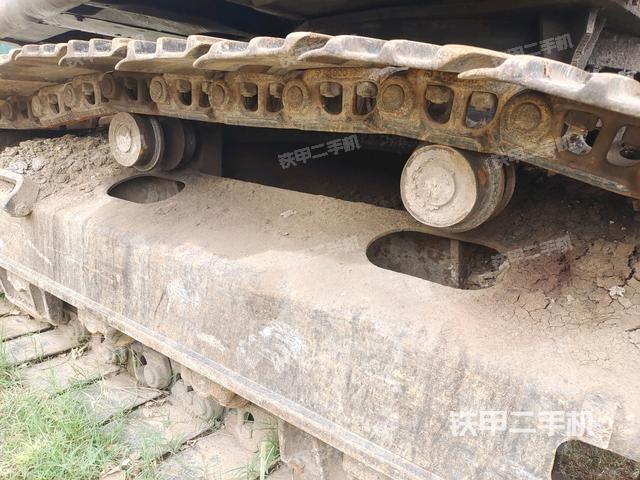 右側(cè)履帶整體(行走機(jī)構(gòu)) 右側(cè)履帶整體(行走機(jī)構(gòu))