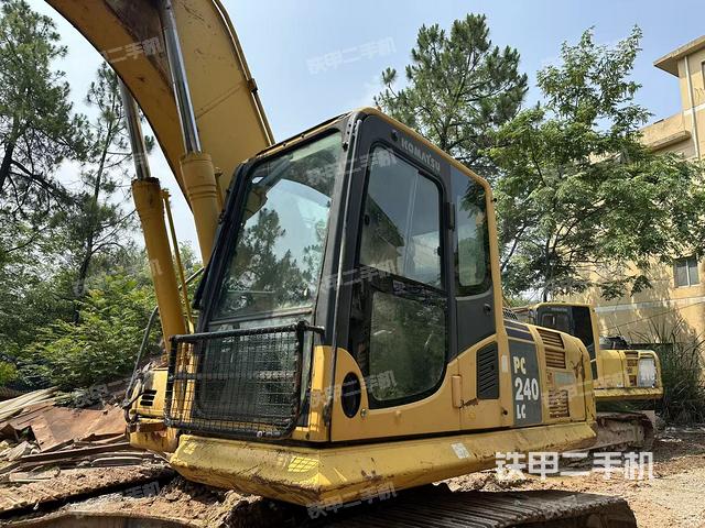 小松PC240LC-8M0挖掘機
