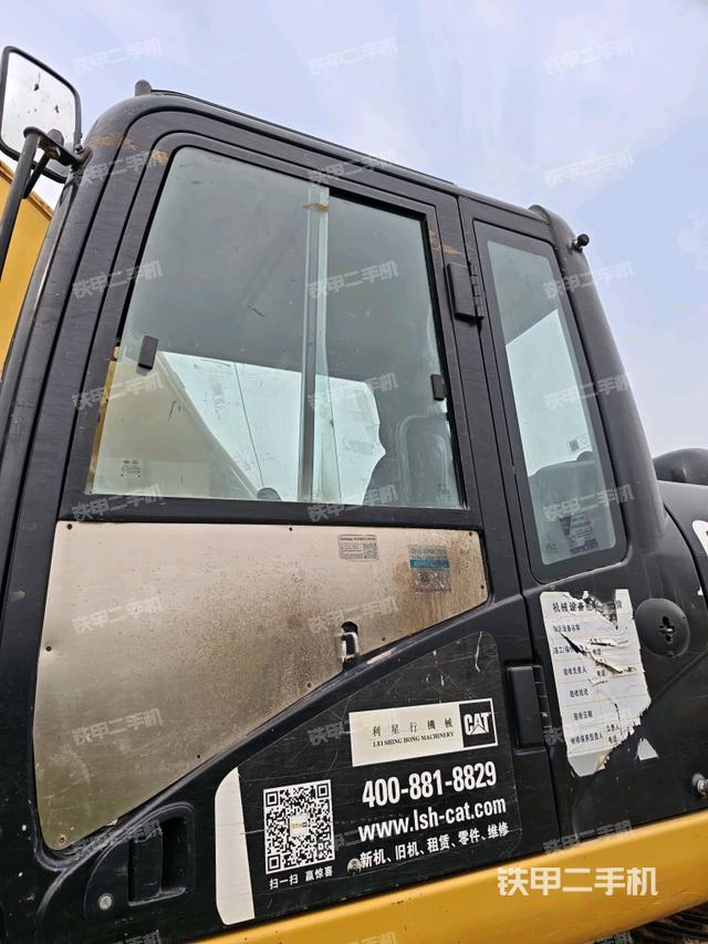 驾驶室整体(整机外观) 驾驶室整体(整机外观)