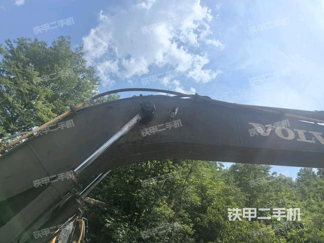 大臂背部俯视(工作和回转装置) 大臂背部俯视(工作和回转装置)