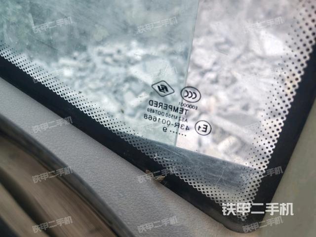 駕駛室正側(cè)(駕駛室部分) 駕駛室正側(cè)(駕駛室部分)