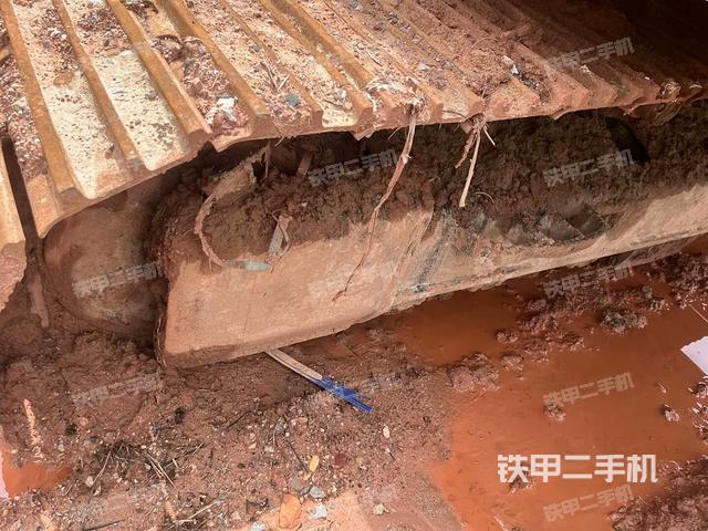 左驱动轮(行走机构) 左驱动轮(行走机构)
