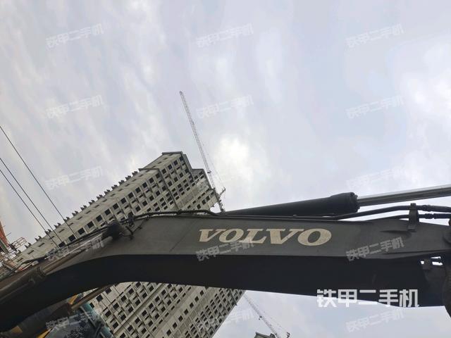 大臂根部?斜視(工作和回轉(zhuǎn)裝置) 大臂根部?斜視(工作和回轉(zhuǎn)裝置)