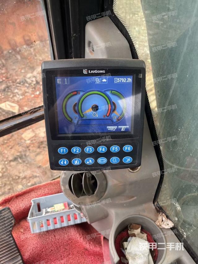 座椅后部（駕駛室部分）