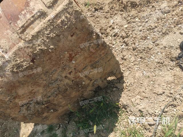 大臂整体 右侧(工作和回转装置) 大臂整体 右侧(工作和回转装置)