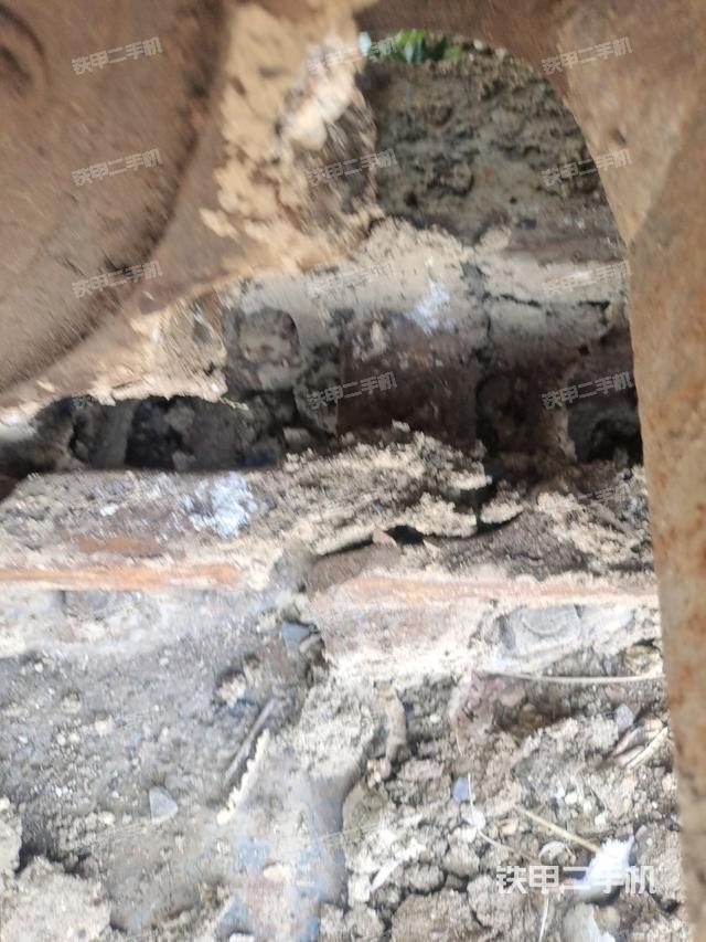 右侧行走马达盖板(行走机构) 右侧行走马达盖板(行走机构)